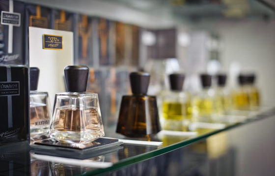 فوت کوزه گری کسب و کار عطر فروشی