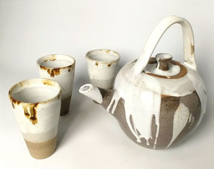 Théière en grès de st Amand, blanc magnésien, kudo matto, shino gris, cuisson ox