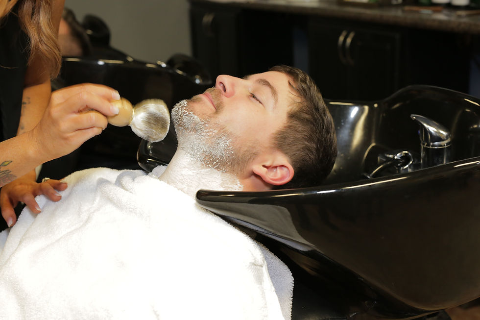 do someone getting a beardtrim.jpg