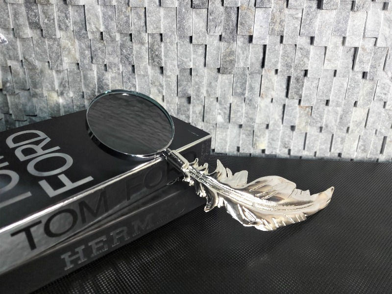 Küçük resim: Figürlü Dekoratif Metal Büyüteç