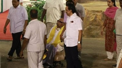 AFTER AN YEAR KARUNANIDHI VISITS MURASOLI OFFICE