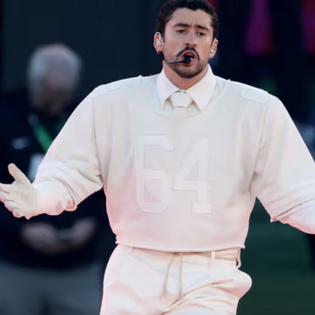 Camisetas que Bad Bunny regaló a empleados de Zara son puestas a la venta por miles de dólares