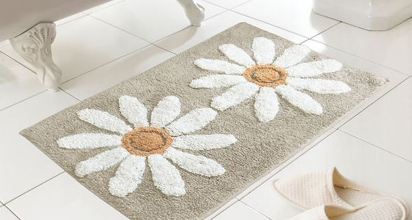 bath mat daisy.jpg