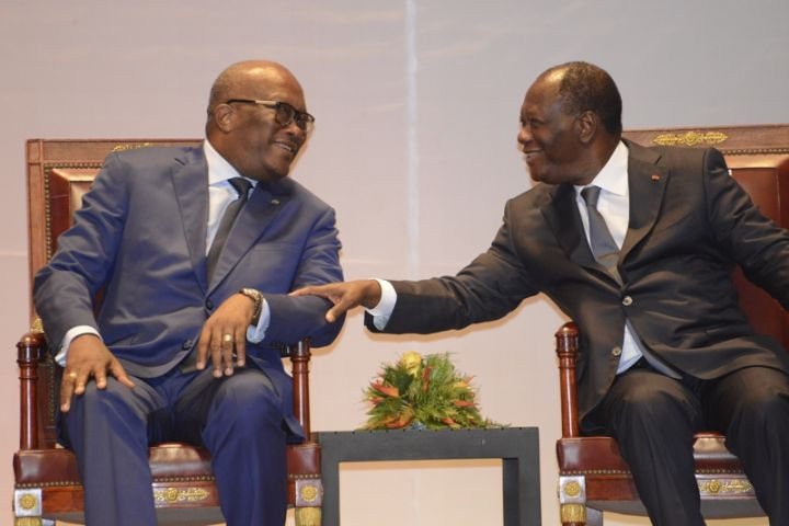 Gauche: Roch Kaboré. Droite : Alassane Dramane Ouattara : Respectivement Présidents Burkina-Faso et Côte d'Ivoire . Image: news.abidjan.net
