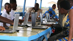 Le cyber pirogue solaire béninois fête son premier anniversaire