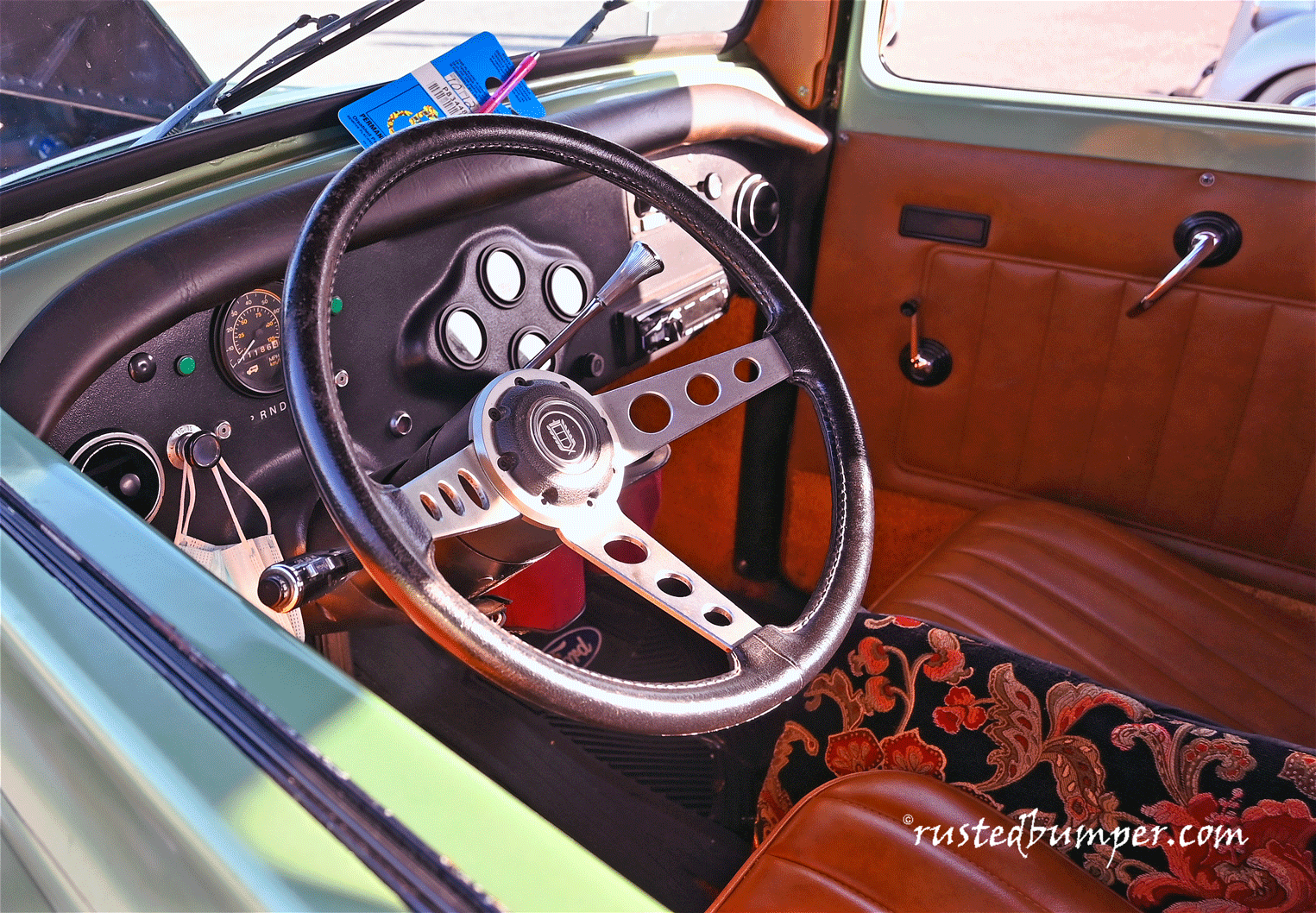 1931-Ford-Model-A-Drivers-Interior.gif