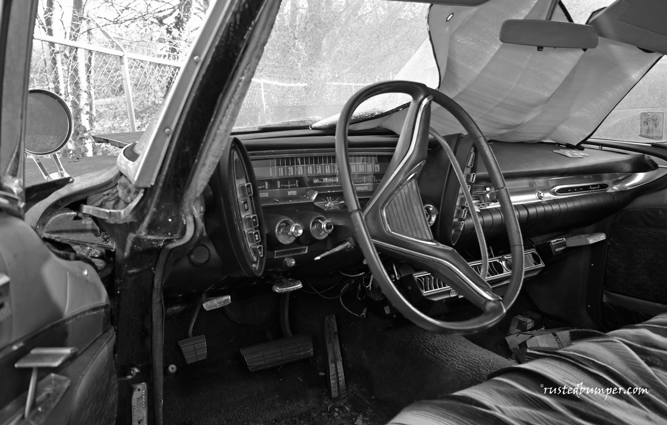 1962-Chrysler-Imperial-Crown-Interior-BW.gif
