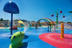 camping-piscine-pataugeoire-300x200
