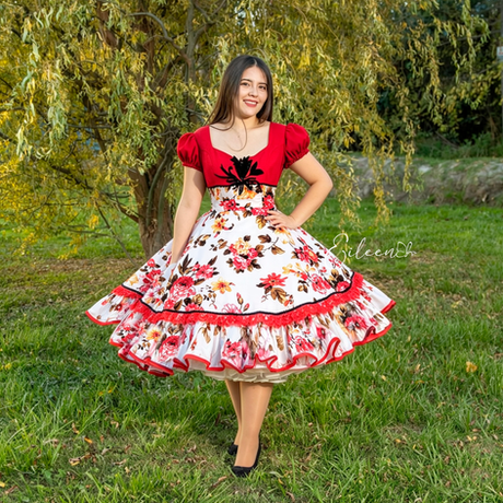 Vestidos de cueca para niña y mujer confeccionados en Chile, diseños exclusivos de huasa chilena, trajes folclóricos elegantes para Fiestas Patrias, competencias y presentaciones.