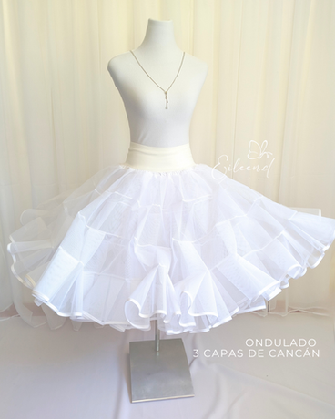 Falsos de cueca confeccionados en Chile para niña y mujer, realizados en cancán mexicano para lograr mayor volumen, movimiento y elegancia en vestidos huasos y presentaciones folclóricas.