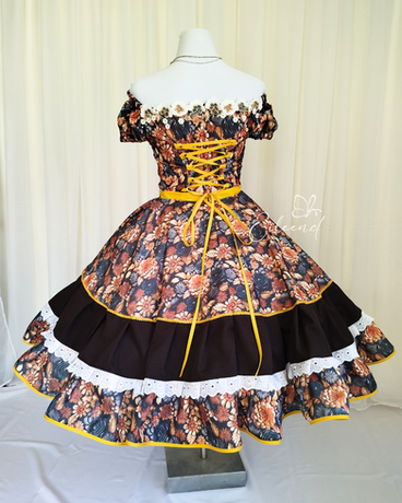 Vestidos de cueca para niña y mujer confeccionados en Chile, diseños exclusivos de huasa chilena, trajes folclóricos elegantes para Fiestas Patrias, competencias y presentaciones.