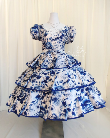 Vestidos de cueca para niña y mujer confeccionados en Chile, diseños exclusivos de huasa chilena, trajes folclóricos elegantes para Fiestas Patrias, competencias y presentaciones.
