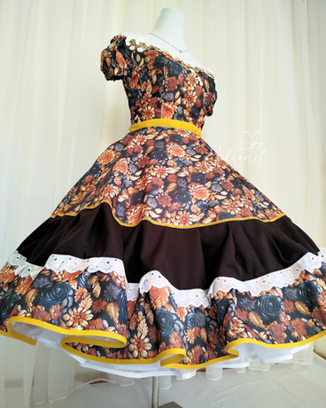 Vestidos de cueca para niña y mujer confeccionados en Chile, diseños exclusivos de huasa chilena, trajes folclóricos elegantes para Fiestas Patrias, competencias y presentaciones.