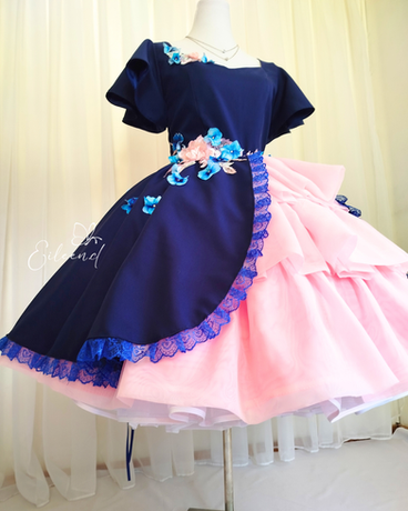 Vestidos de novia de cueca confeccionados en Chile, diseños exclusivos para novias huasas, matrimonios campestres y celebraciones folclóricas con elegancia y tradición.
