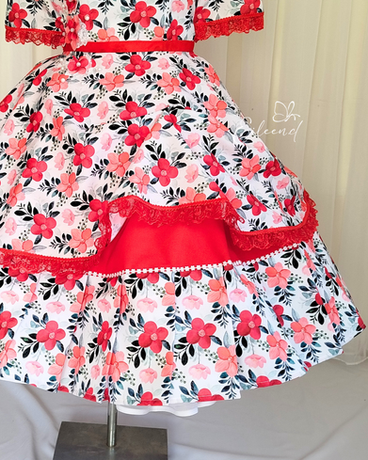 Vestidos de cueca para niña y mujer confeccionados en Chile, diseños exclusivos de huasa chilena, trajes folclóricos elegantes para Fiestas Patrias, competencias y presentaciones.