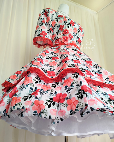 Vestidos de cueca para niña y mujer confeccionados en Chile, diseños exclusivos de huasa chilena, trajes folclóricos elegantes para Fiestas Patrias, competencias y presentaciones.