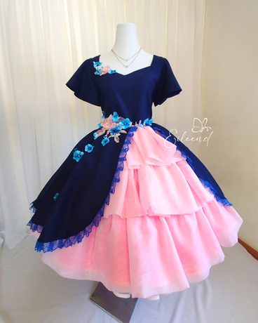 Vestidos de novia de cueca confeccionados en Chile, diseños exclusivos para novias huasas, matrimonios campestres y celebraciones folclóricas con elegancia y tradición.