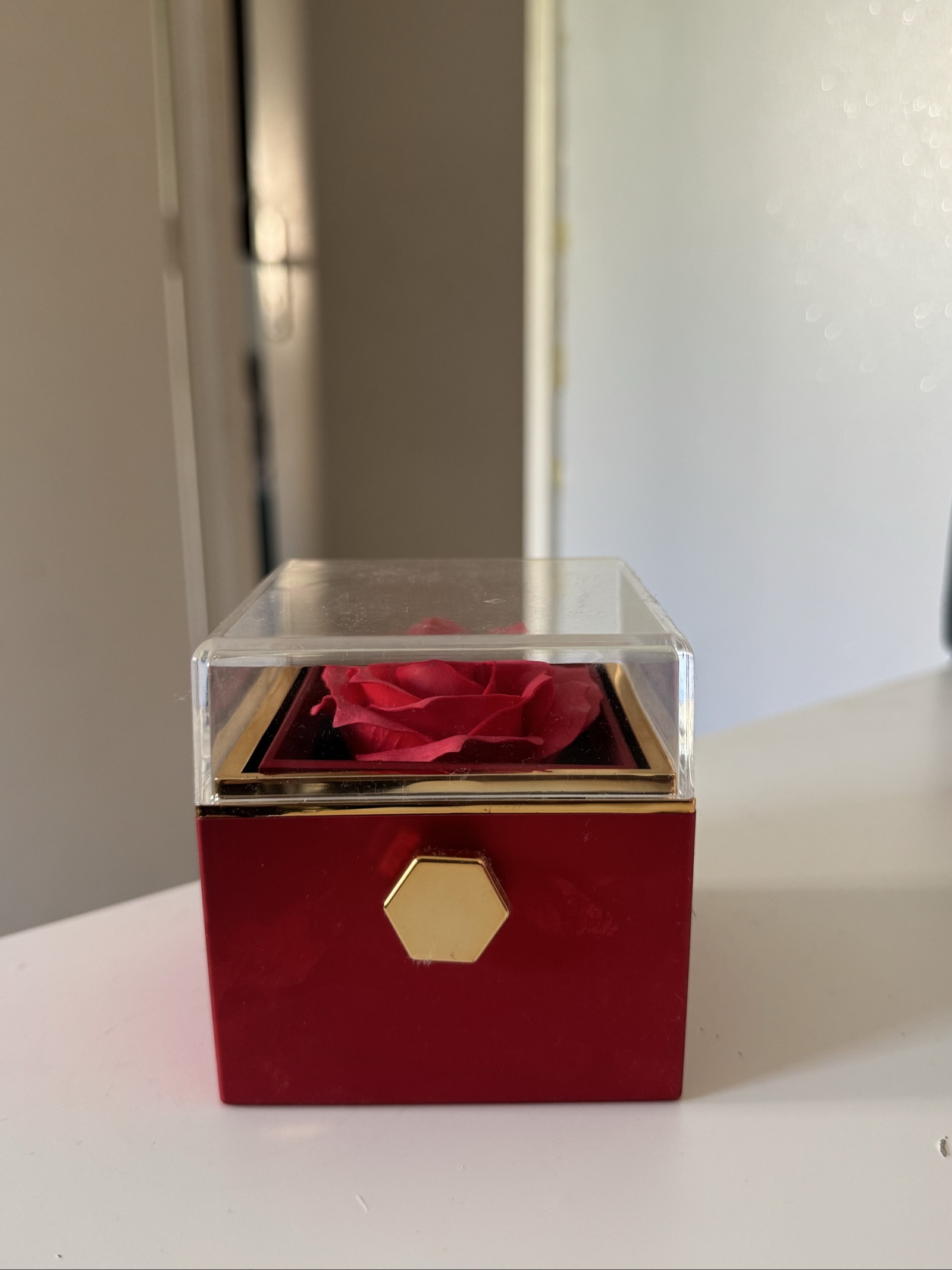 Boîte cadeau avec rose éternelle rouge