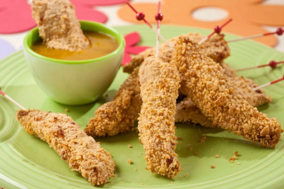 Dedos de pollo con salsa de mostaza dulce