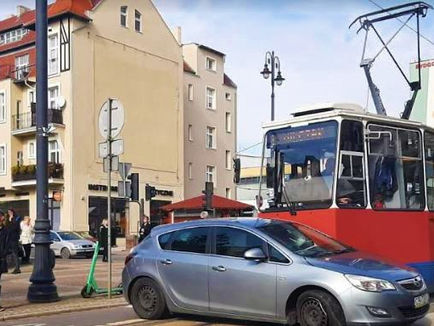 Nie ustąpił pierwszeństwa. Utrudnienia w ruchu tramwajów na ul. Gdańskiej