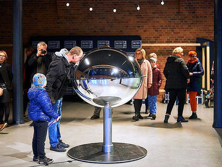 Poznaj futurystyczne oblicze Wyspy – instalacja artystyczna w Młynach czeka na odkrycie!