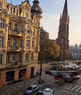 Oderwał się fragment fasady najpiękniejszej kamienicy przy Gdańskiej…