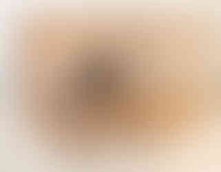 a wooden tray with a picture of an old car and the words til arve fra jurgita