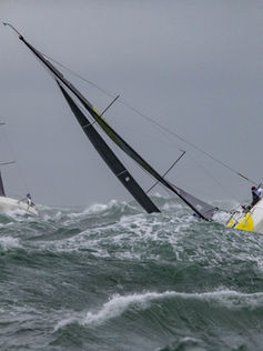 📸 🌊 Dantesque conditions as we approach the finish of the first leg!