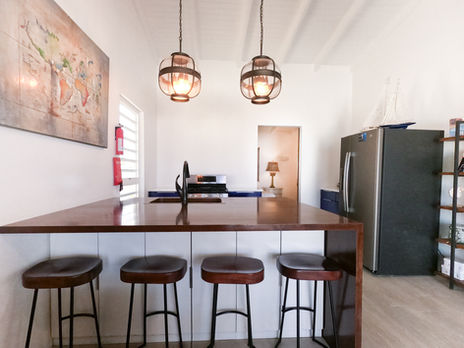 Kas di Almendra Modern Kitchen