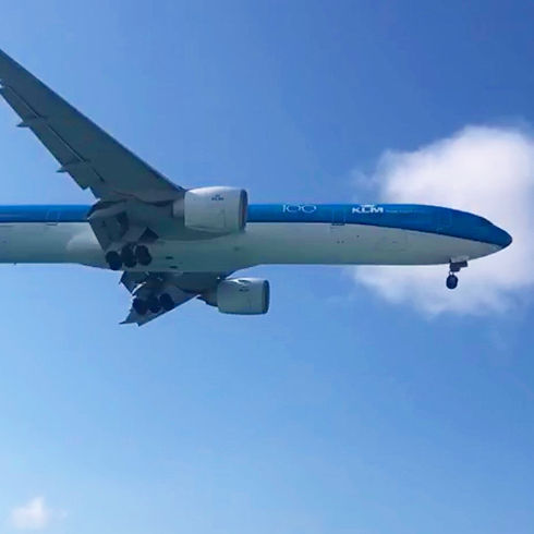 KLM PLANE FLYING TO BONAIRE