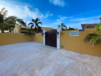 Treasure By The Sea Bonaire Parking