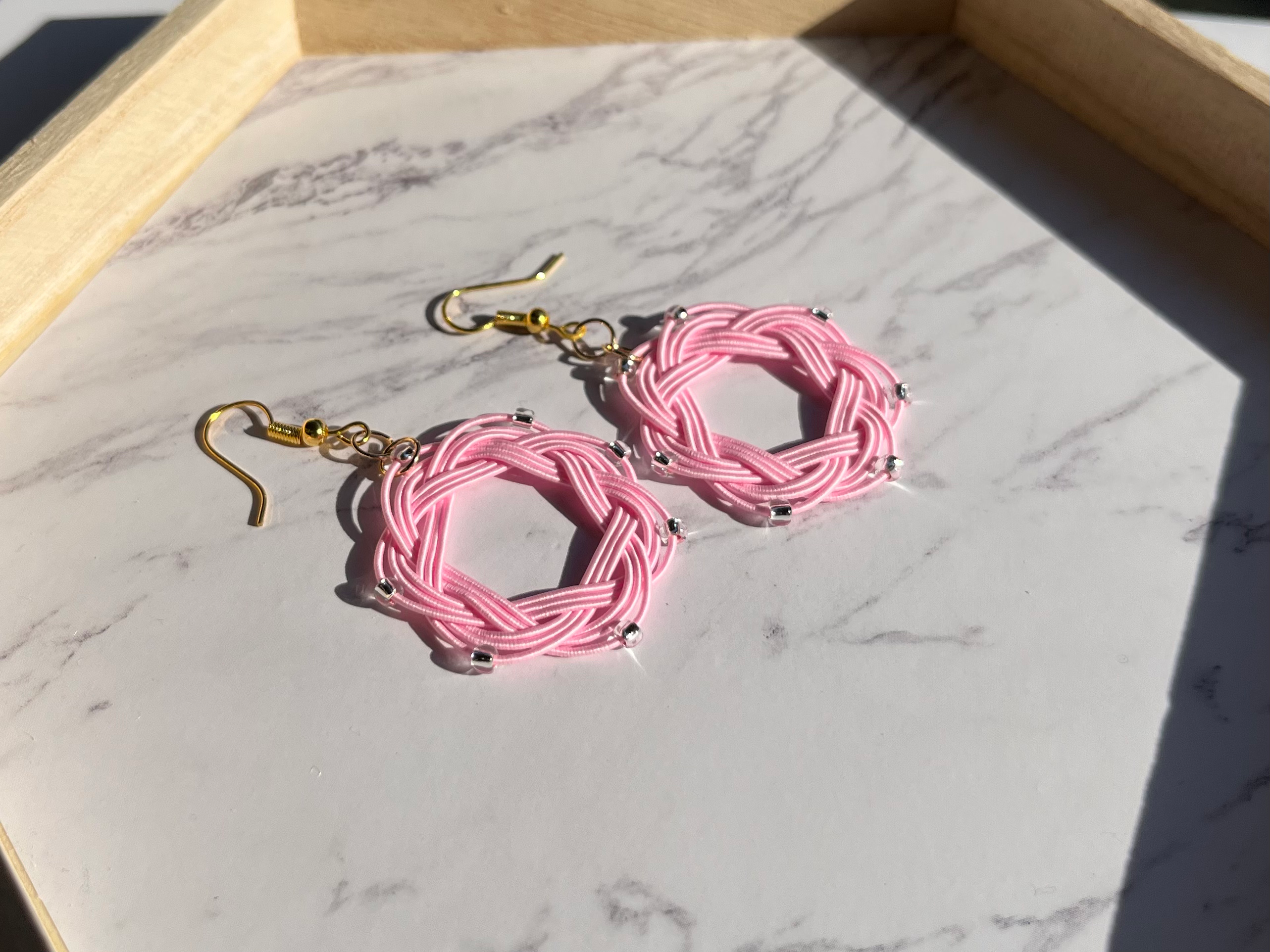 相生結び キラキラ華やか桜ピンクピアス 〜桜ピンク×ガラスビーズ〜