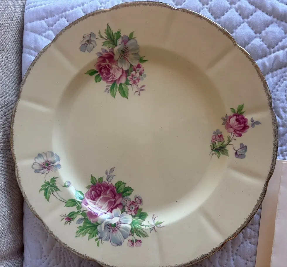 Thumbnail: 2 x W Hulme, Royal Braemar line 10" floral plates