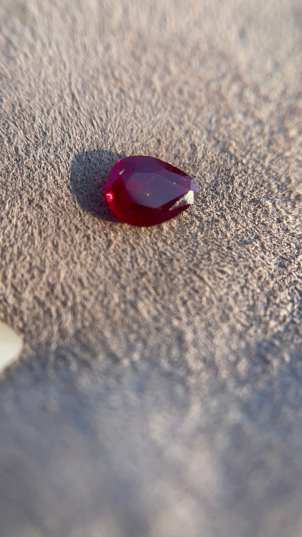 縮圖：Natural Ruby Yên Bái.  Pear Shape .1.24 ct, 7.8*5.3*3.3 (mm)