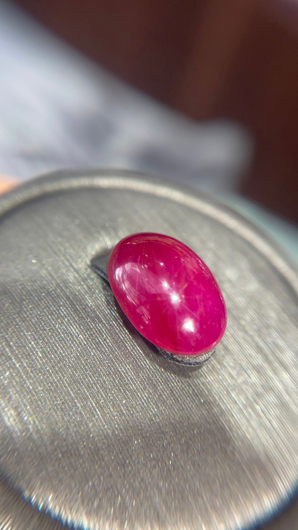 Miniatura: Đá quý Ruby thiên nhiên Yên Bái 14.35 Carat , bề mặt lành, mịn , hình khối đẹp