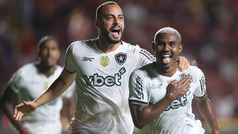 Botafogo marca no fim e vence o Sport na Ilha do Retiro