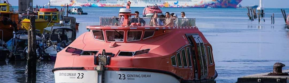 Dream Cruise at Malacca.jpg