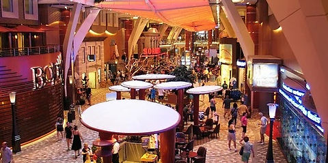 Royal Esplanade - Retail B-roll03.jpg