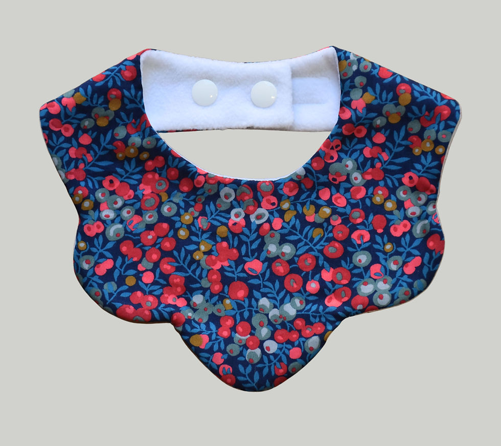 Wiltshire - Navy Scalloped Bib