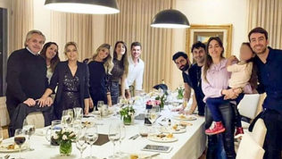 LA "FIESTITA EN OLIVOS: El Presidente posterga su honor y elige reparar su falta con dinero