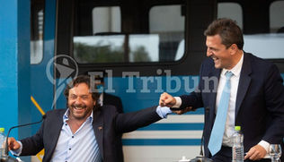 Apoyo político en el acto por activar las obras del Belgrano Cargas