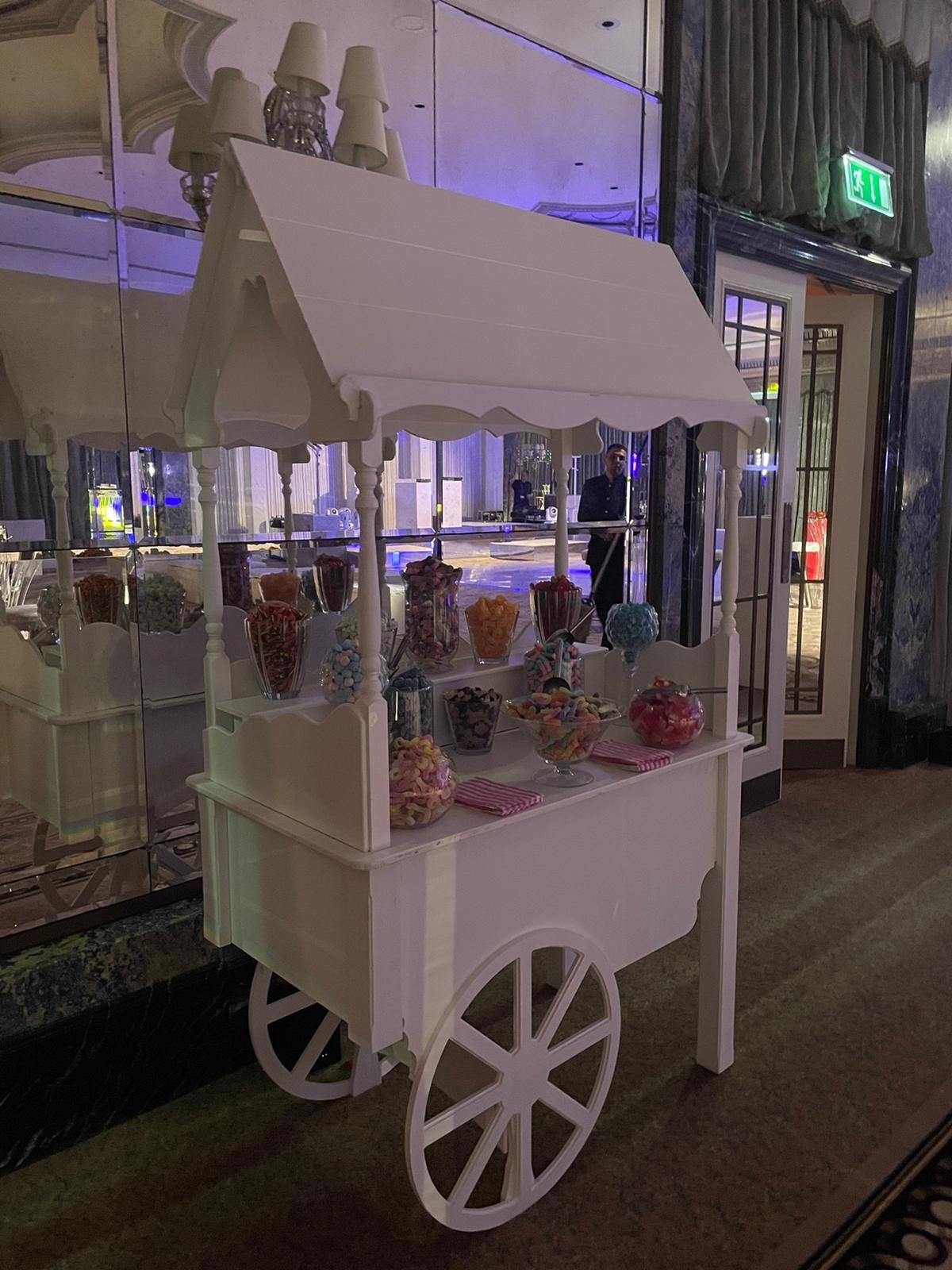 Mini Melts dessert cart for corporate events and parties with a stylish interactive setup