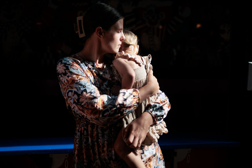tender moment
mor og barn
candid photo
family photoshoot
family moments
intimate family photo
familie fotogragering
family photoshoot