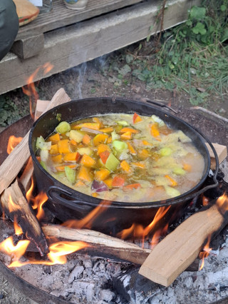 Kürbissuppe aus Lagerfeuer