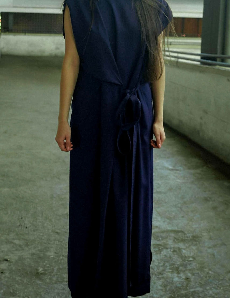 Thumbnail: ASSIMETRIC TUNIC