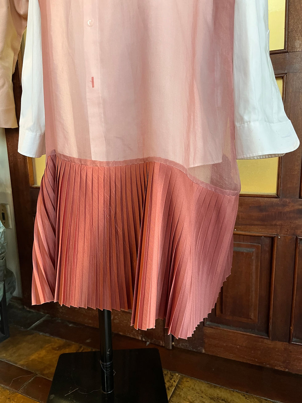 Miniatura: SILK ORGANZA PLEATED TUNIC