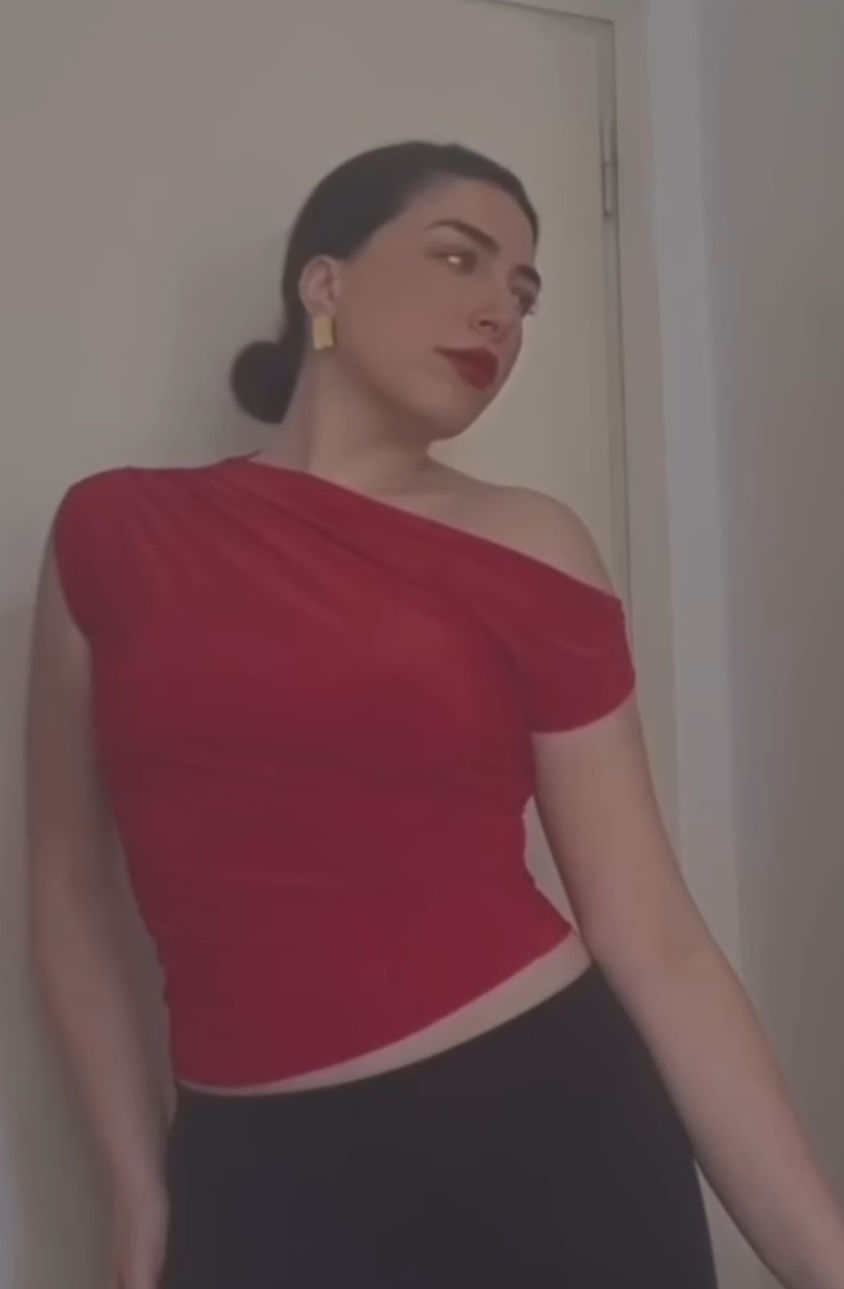 Κόκκινο μπλουζάκι -Οne off Shoulder