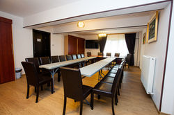 Sala conferinte - right angle.jpg