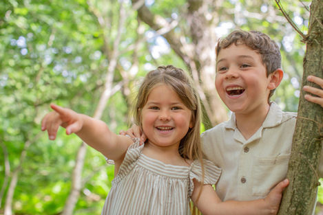 kent-photo-shoot-family-candid-outside