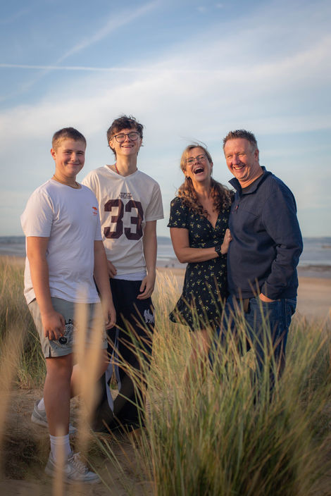 family-photos-kent-beach-teen-family-kent